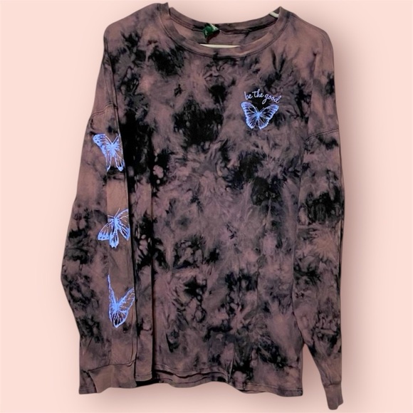 wild fable Tops - Wild Fable Tie Dye Butterfly Long Sleeve Tee